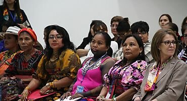 Foro Autonom�a Econ�mica de las Mujeres Ind�genas en el Siglo XII