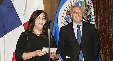 Roquebert present� sus credenciales como representante de Panam� ante la OEA